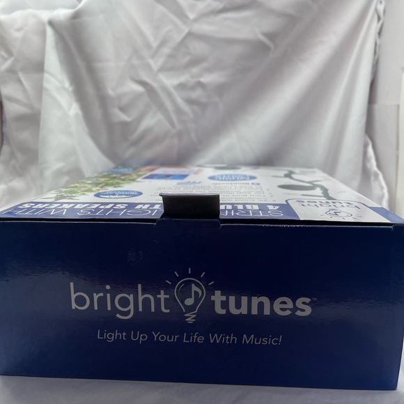 BNIB Strung Lights with 4 Bluetooth speakers 26’ and 80 Bulbs - Picture 3 of 10